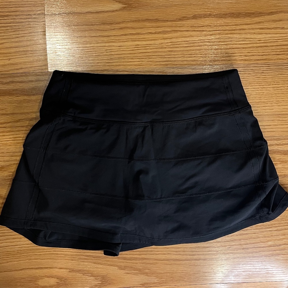 Lululemon skort- Black Pace Rival Mid-Rise Skirt Size 2